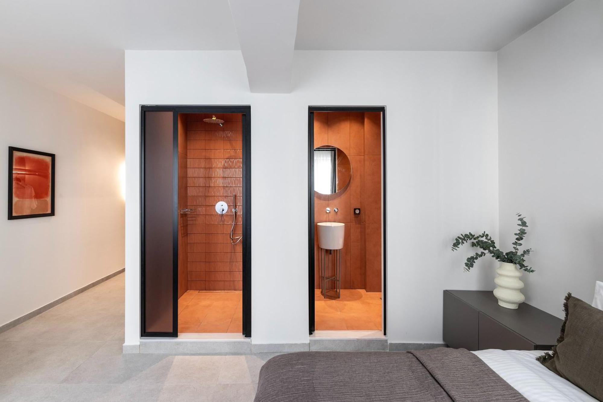 Celestial At Praxitelous Apartment *