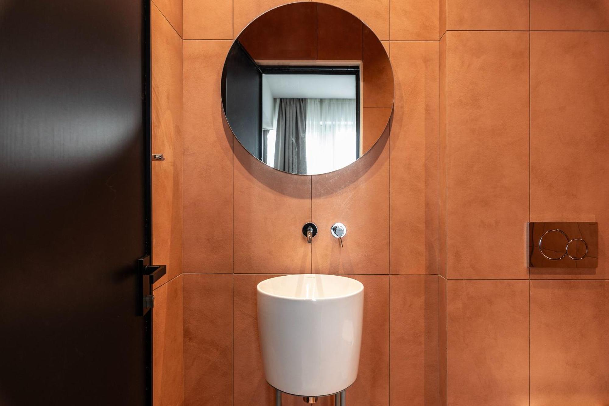 Celestial At Praxitelous Apartment Athen