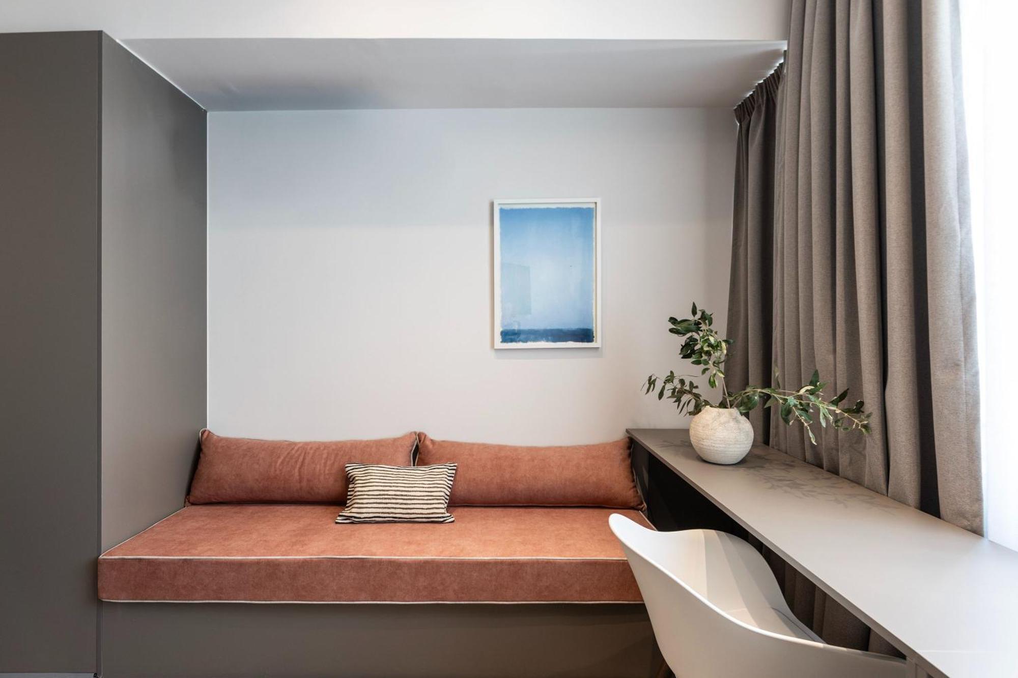 Celestial At Praxitelous Apartment